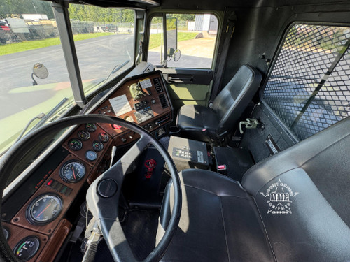 2009 M916A3 Freightliner 6x6 Semi Truck Tractor / 45,000 LB Rear Winch