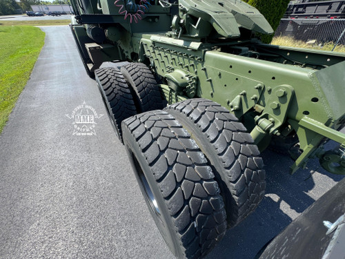 2009 M916A3 Freightliner 6x6 Semi Truck Tractor / 45,000 LB Rear Winch