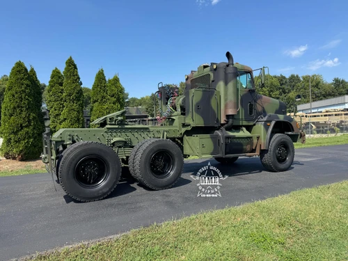 2009 M916A3 Freightliner 6x6 Semi Truck Tractor / 45,000 LB Rear Winch