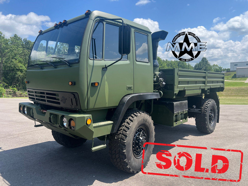 1995 Stewart & Stevenson M1078 LMTV 2 1/2 Ton Cargo Truck .