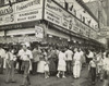 New York City Street Corner With Customers Ordering And Eating Nathan'S Hot Dogs. Aug. 6 History - Item # VAREVCHISL038EC428