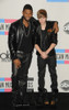 Usher, Justin Bieber In The Press Room For The 37Th Annual American Music Awards - Press Room, Nokia Theatre L.A. Live, Los Angeles, Ca November 21, 2010. Photo By Dee CerconeEverett Collection Celebrity - Item # VAREVC1021N04DX033