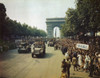 Victory Parade On The Champs Elysees. Crowds Cheer The Free French Forces And Hold A Sign 'Vive De Gaulle.' Paris August 26 1944 The Day After Paris Was Liberated. History - Item # VAREVCHISL033EC017