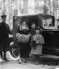 Louise Cromwell Brooks Was An American Socialite And The First Wife Of General Douglas Macarthur. In This 1921 Photo History - Item # VAREVCHISL043EC085