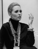 Faye Dunaway wearing a necklace Photo Print (8 x 10)