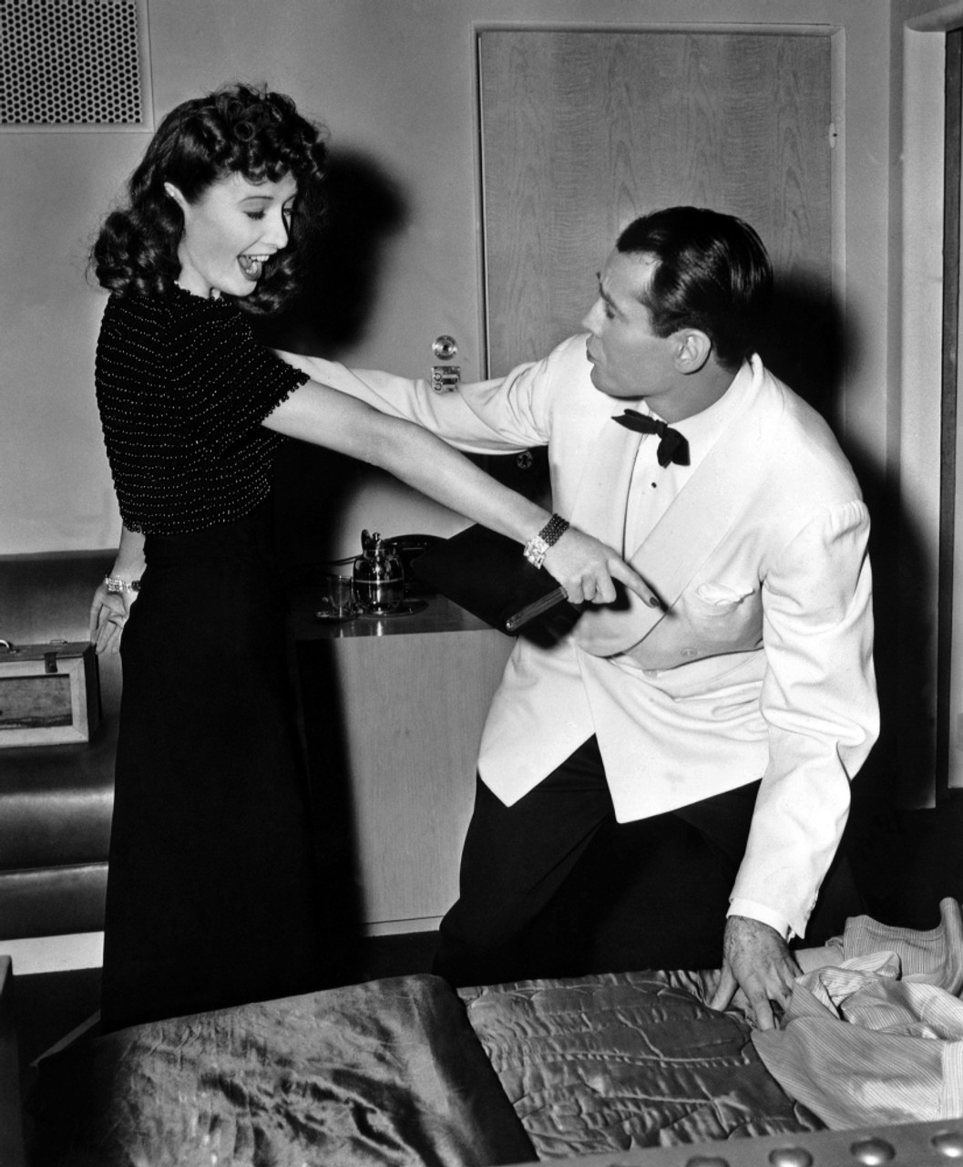 The Lady Eve Barbara Stanwyck Henry Fonda 1941 Photo Print Item Varevcmbdlaevec024h Posterazzi 