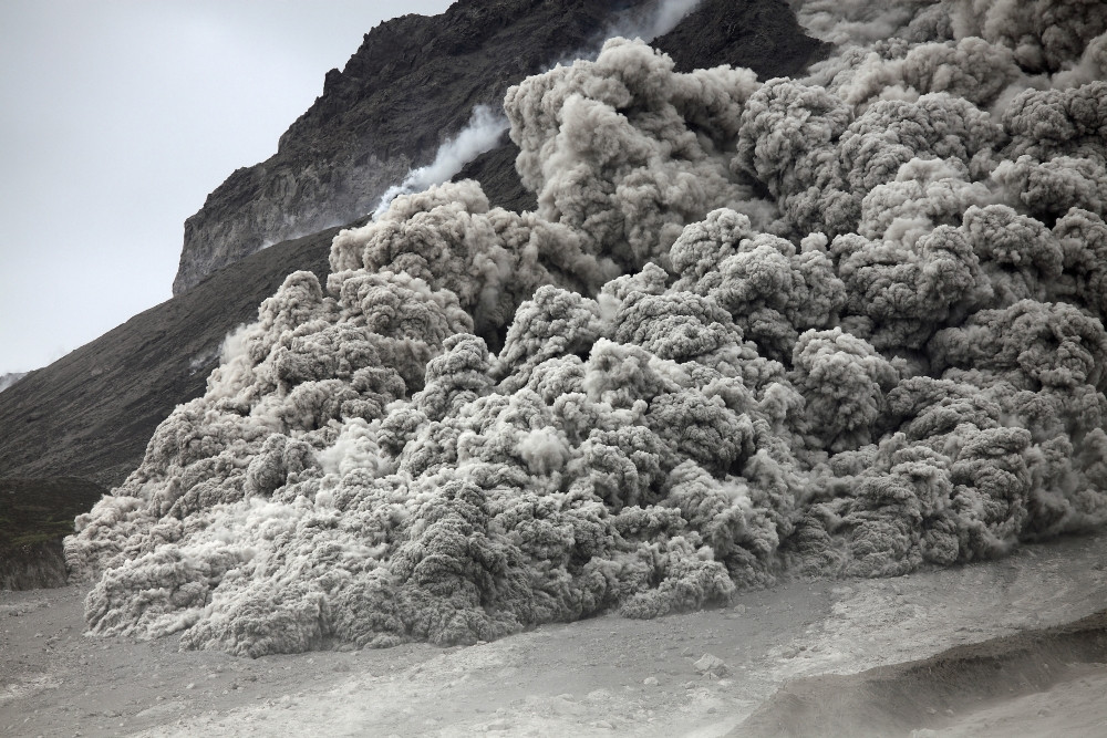 January 28, 2010 - Pyroclastic flow descending the flank of