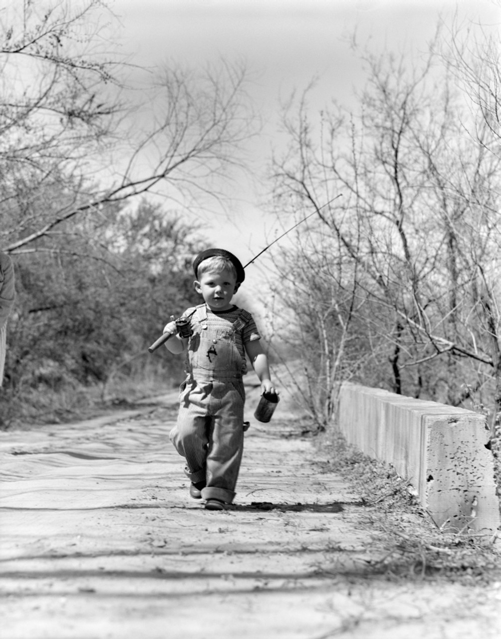 1940s Boy Walking Down Country Road With Can Of Worms And Fishing Pole  Poster Print By Vintage Collection (22 X 28) - Item # PPI176518LARGE -  Posterazzi