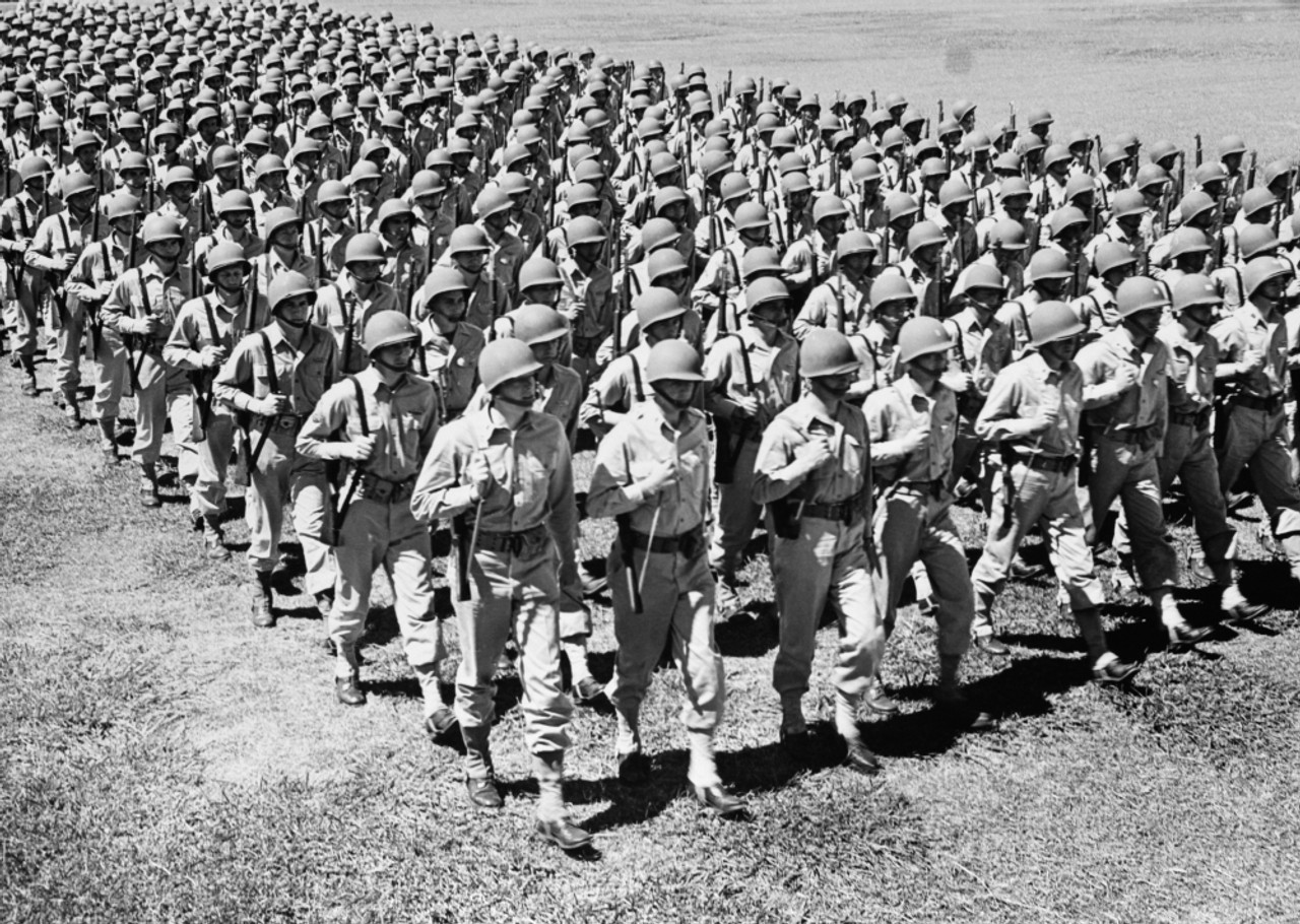 1940s Ranks And Files Rows Of World War Two Us Army Infantrymen Marching  Poster Print By Vintage Collection (24 X 36) - Item # PPI176495LARGE