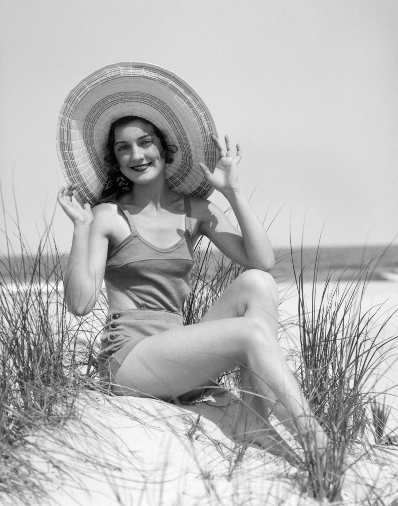 1920s-1930 Smiling Bathing Beauty 