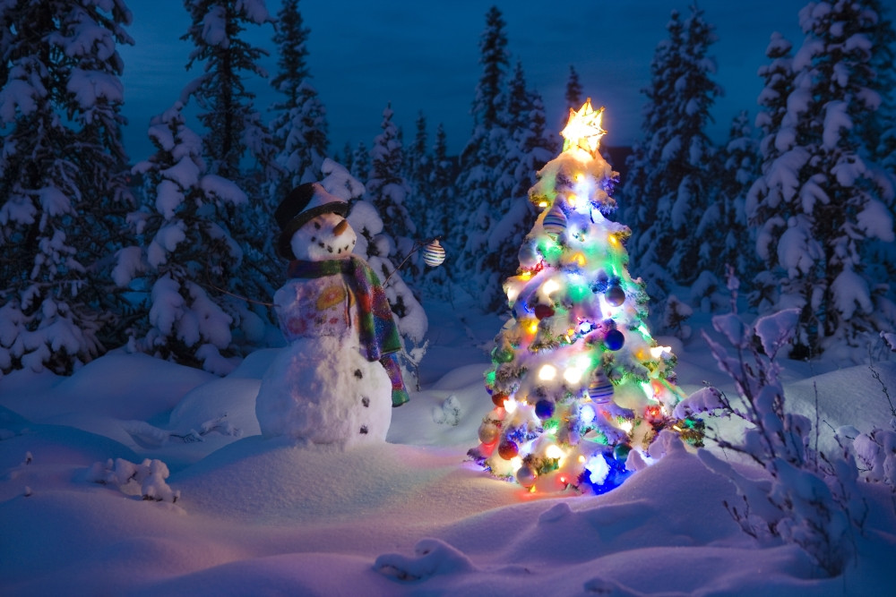 christmas tree and snowman wallpaper