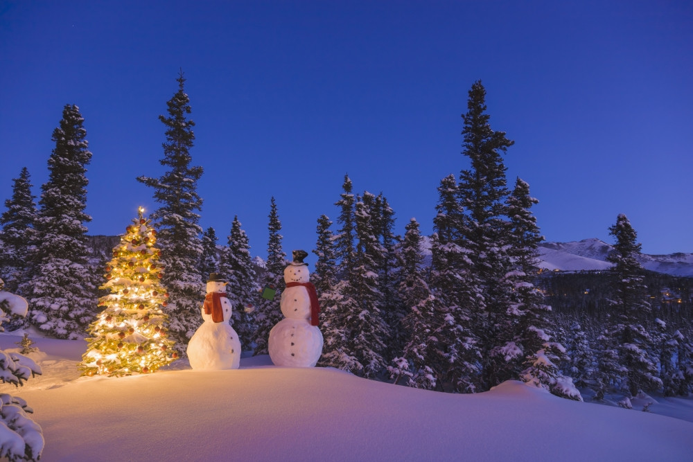 christmas tree and snowman wallpaper