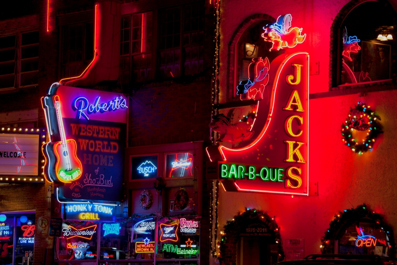 Broadway Bars (e.g., Casa Rosa, Chief's)