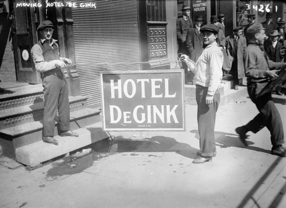 New York: Hobos, /Nhobos Holding The Sign Of Hotel De Gink
