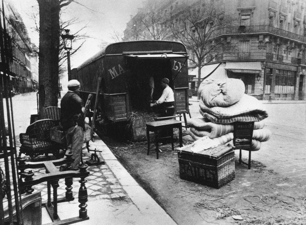 Atget: Movers, 1898-1900. /Nmovers In Paris, Photographed By