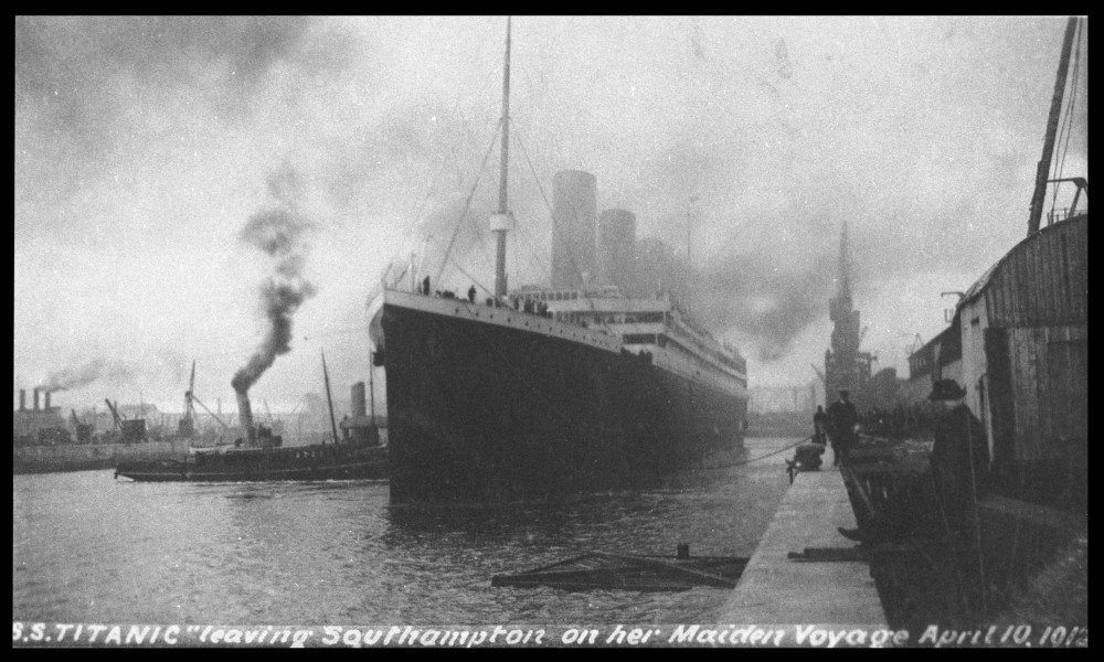 Carte Postale Ancienne Originale Du RMS Titanic à Southampton - Non Postée, Collection Maritime