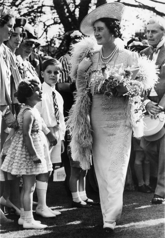 Queen Elizabeth History - Item # VAREVCPBDQUELEC026 - Posterazzi