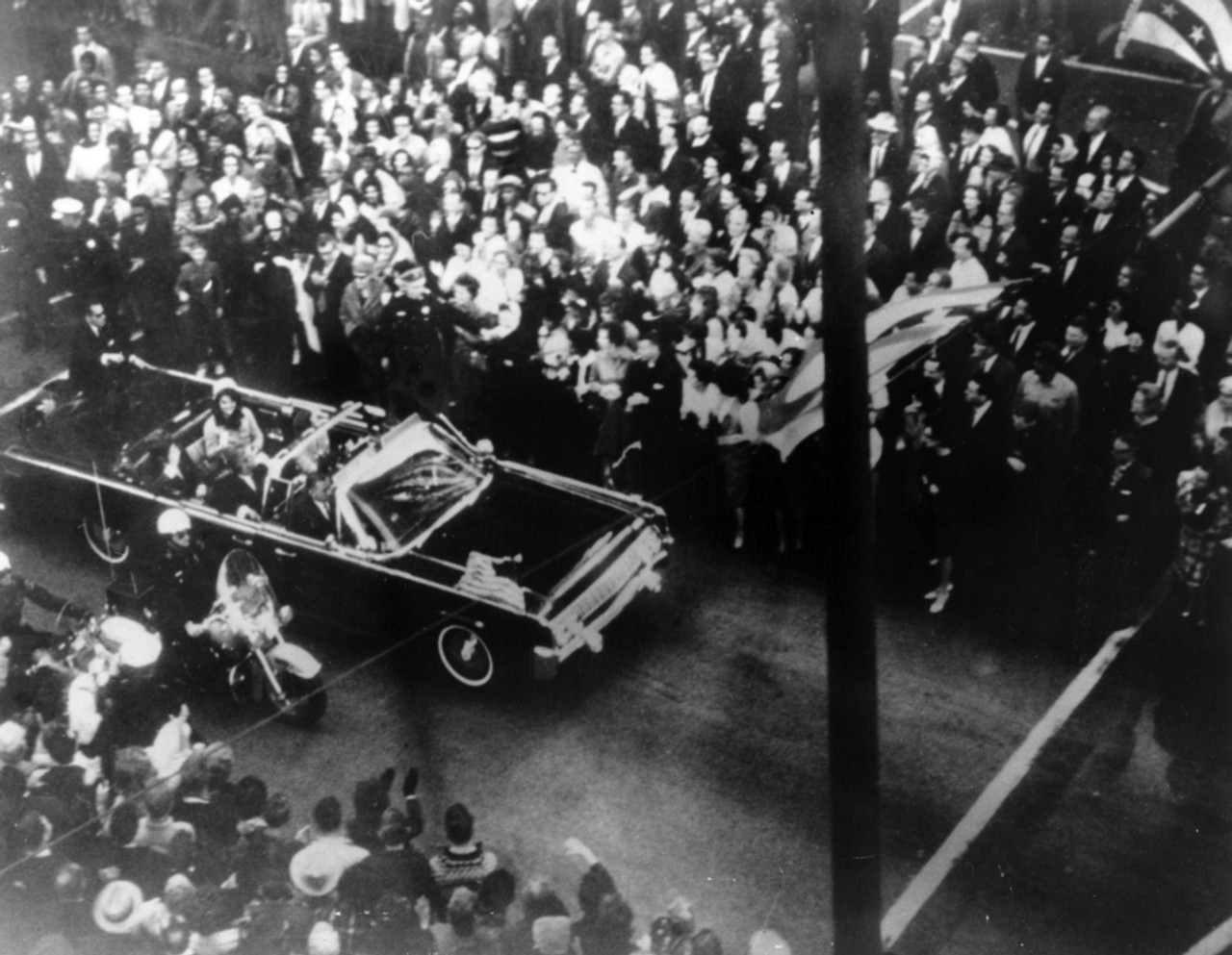 Kennedy Motorcade History Item Varevchbdkeasec001 Posterazzi 