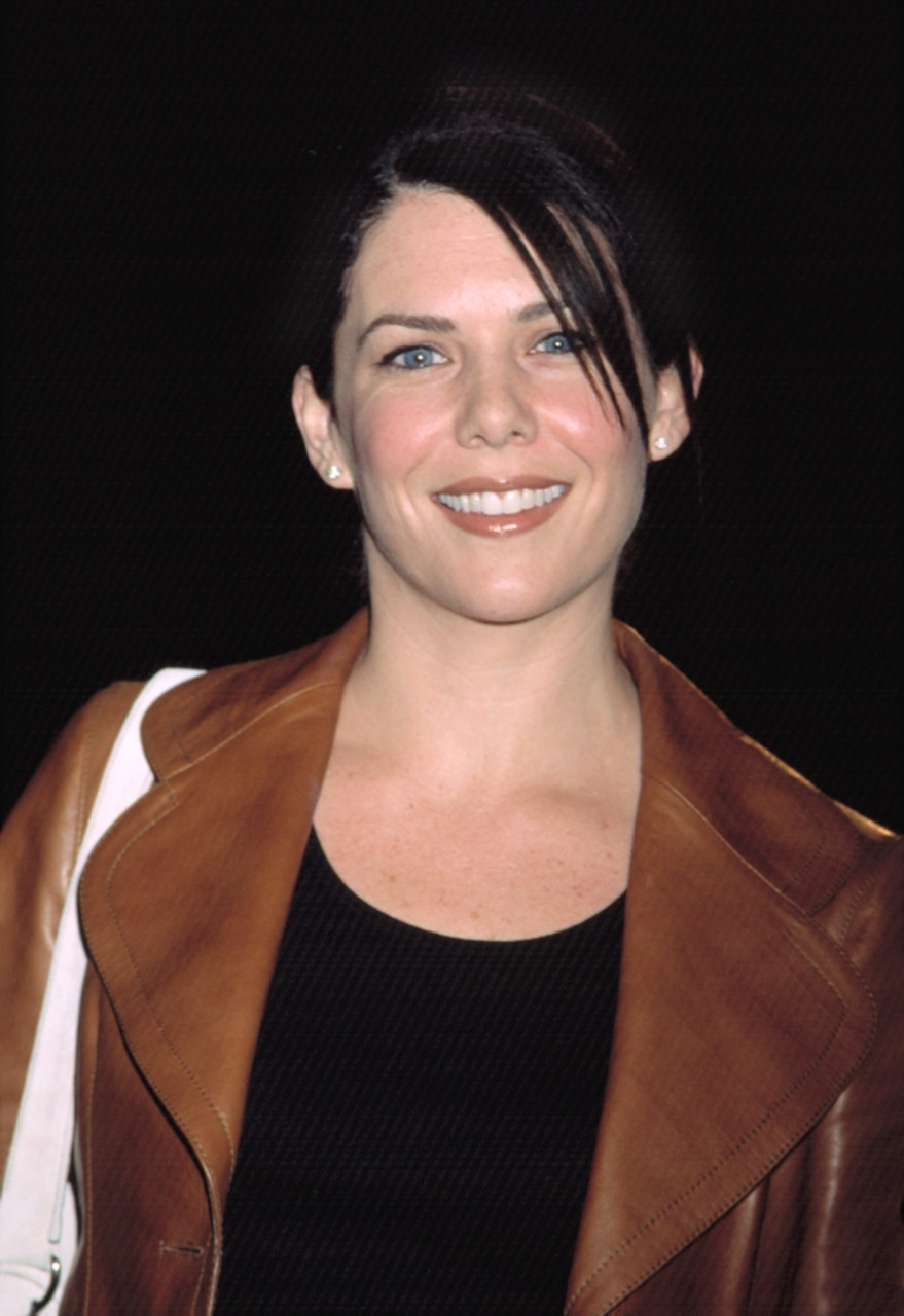 Lauren Graham At The Wb Upfront Nyc 5142002 By Cj Contino Celebrity Item 4683