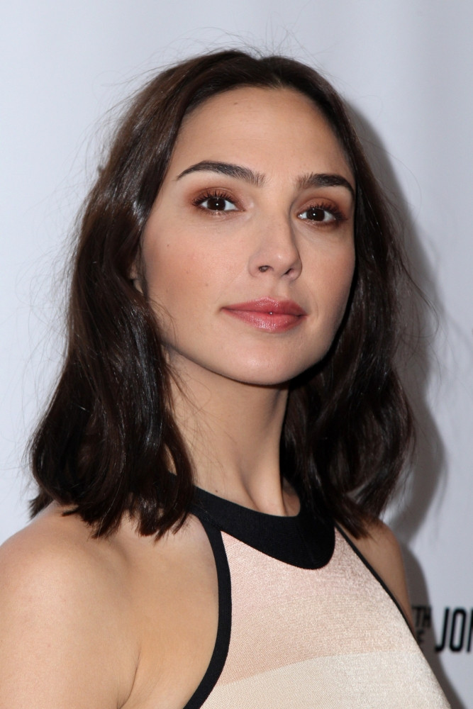 Gal Gadot At Arrivals For The Moms Present A Screening Of Keeping