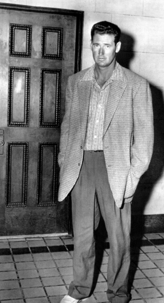 Ted Williams Outside A Miami Court Room After His Divorce From Wife Doris  Soule Williams. May 9 History - Item # VAREVCPBDTEWICS033