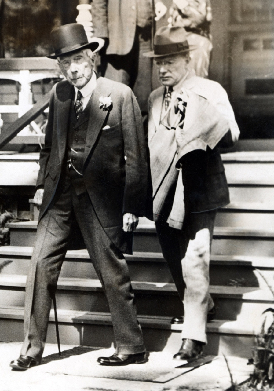 John D. Rockefeller Sr.(1839-1937) & Jr.(1874-1960) Attend Servant'S Wife'S  Funeral 32833 History - Item # VAREVCPBDJOROCS005