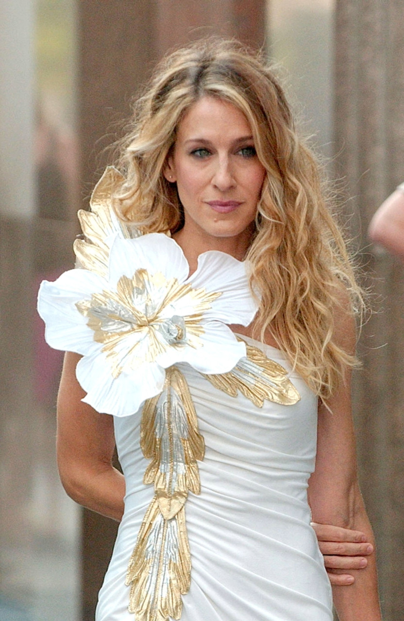 Sarah Jessica Parker is back in THAT controversial sundress to film Sex and  the City reboot