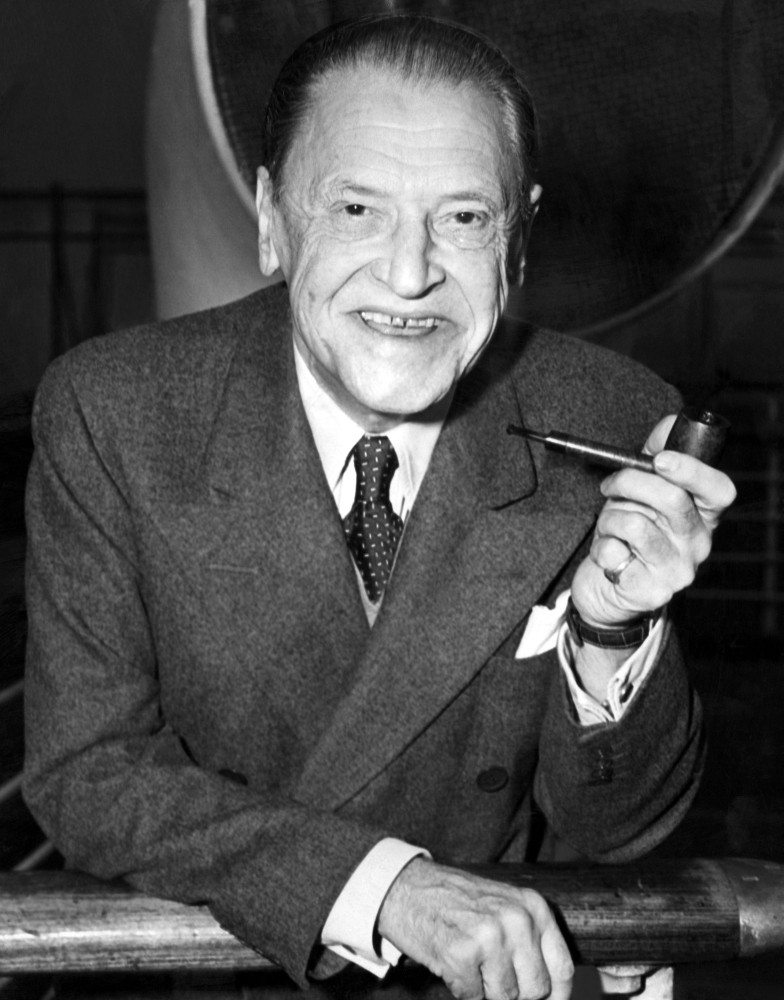 W. Somerset Maugham History - Item # VAREVCPBDSOMACS004 - Posterazzi