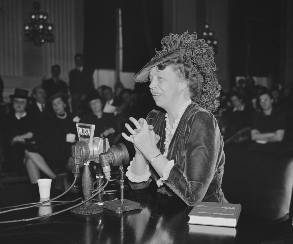 First Lady Eleanor Roosevelt Speaking And Wearing An Adventurous