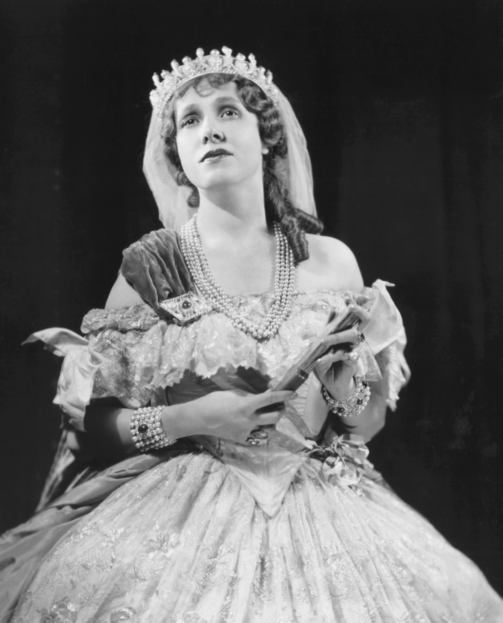 File:The Empress Eugénie in fancy dress.png - Wikimedia Commons