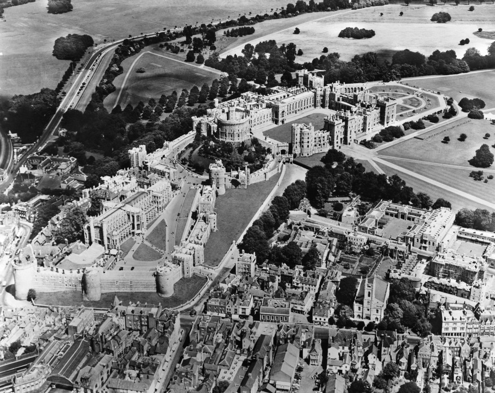 British Royalty. St. Chapel History Item VAREVCHBDLONDEC012 Posterazzi