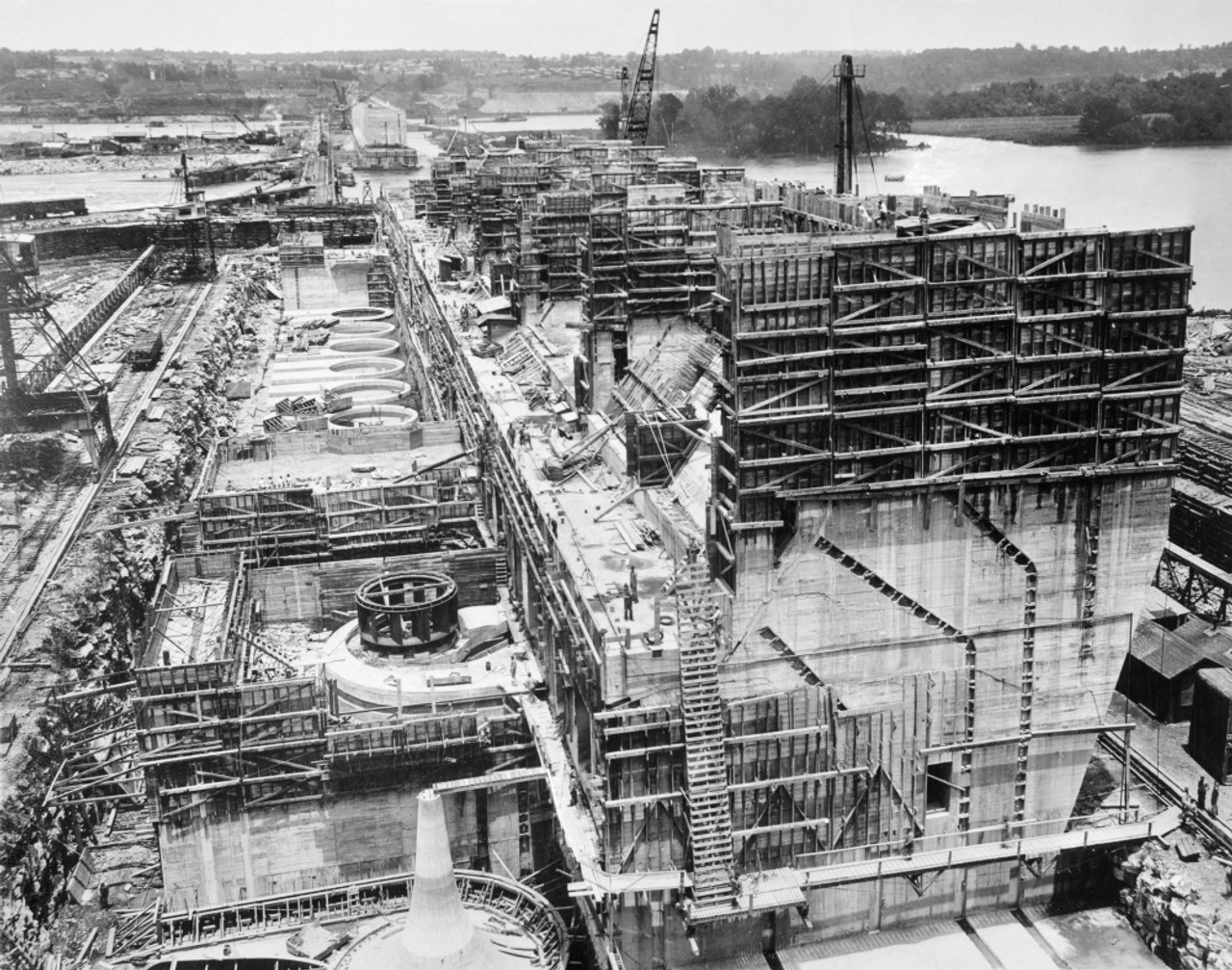 Wilson Dam, C1922. /Na View Of The Construction Of The Wilson Dam On