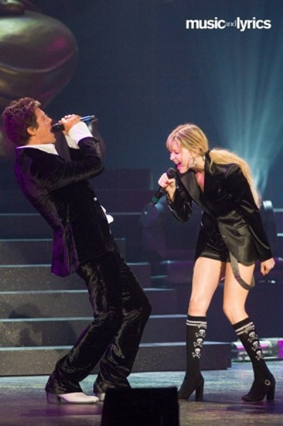 Music and Lyrics Movie Poster (11 x 17) Item MOV397552 Posterazzi