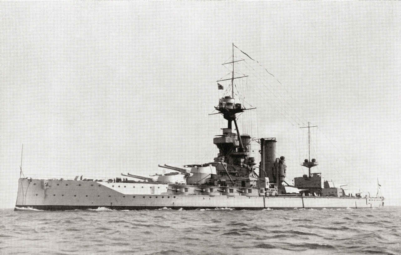 EDITORIAL The battleship HMS Iron Duke (1914), from which Admiral ...
