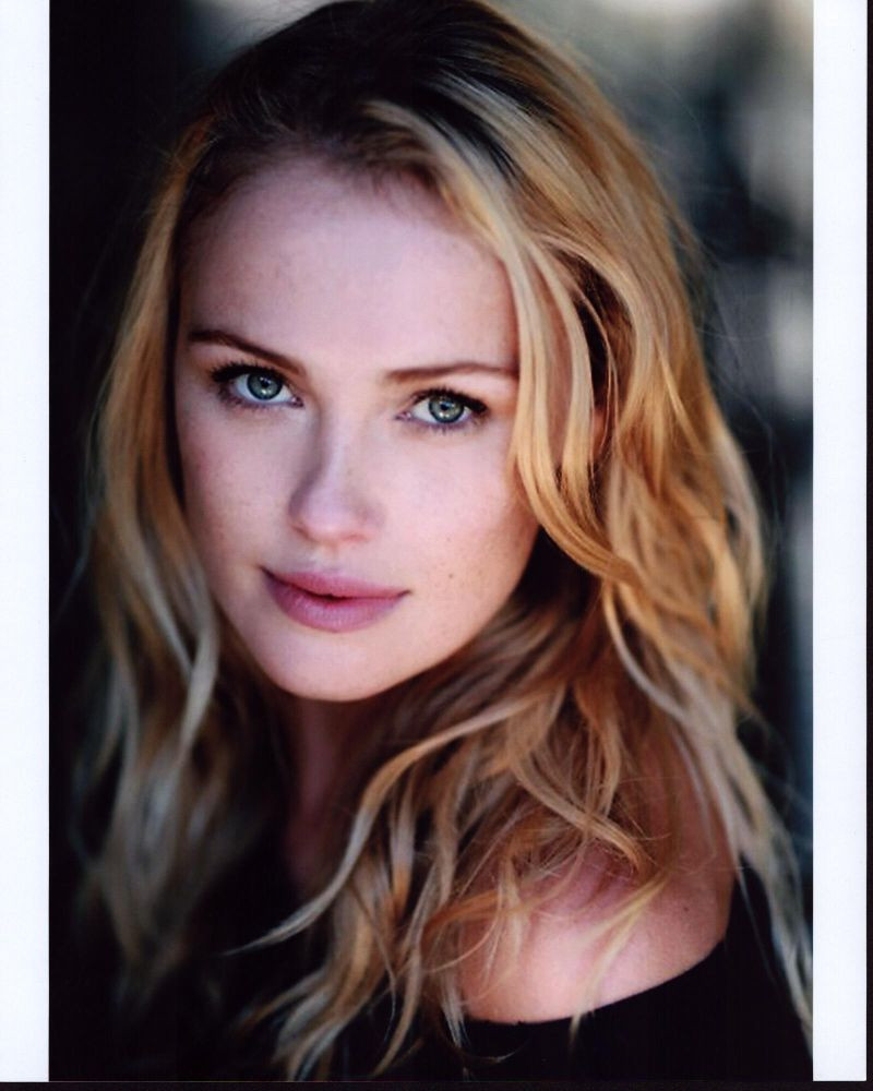 Hannah New In Off Shoulder Black Sweater Photo Print (8 x 10) - Posterazzi