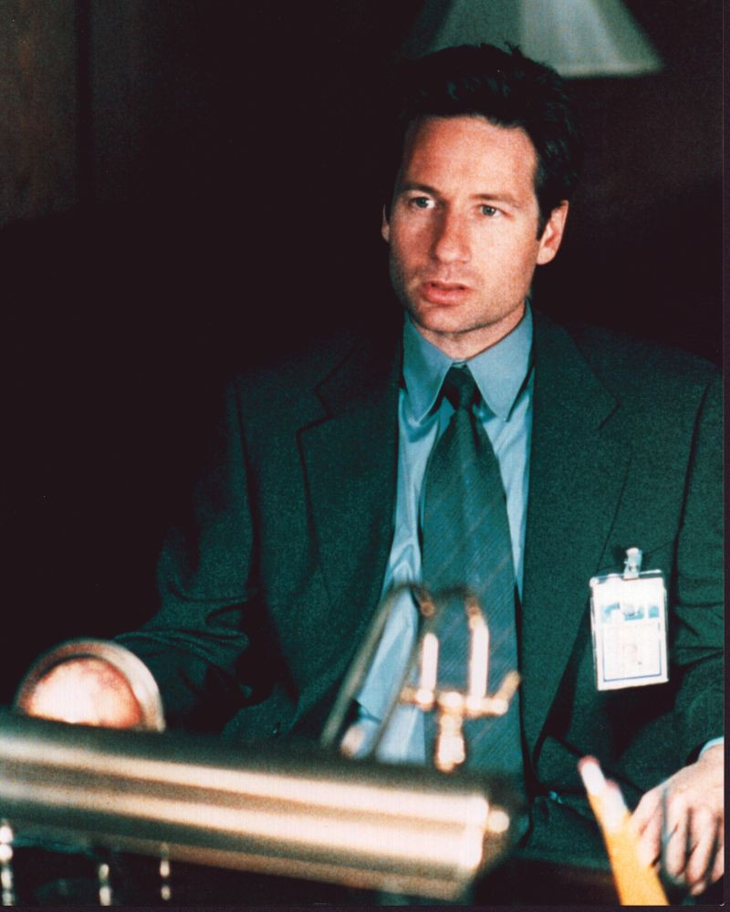David Duchovny In Suit On Set Of The X-Files Photo Print (8 x 10
