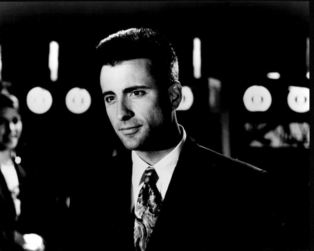 andy-garcia-in-internal-affairs-black-and-white-photo-print-8-x-10