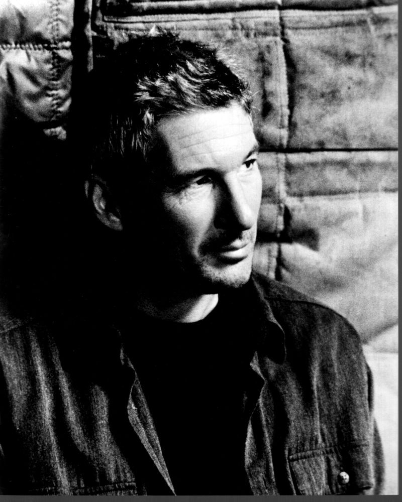 Richard Gere Leaning On Padded Wall Black And White Photo Print (8 x 10 ...