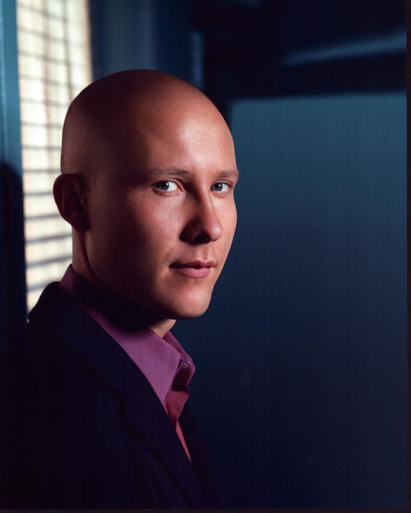 Michael Rosenbaum As Lex Luthor In Purple Shirt For Smallville Photo Michael Rosenbaum As Lex Luthor In Purple Shirt For Smallville Photo