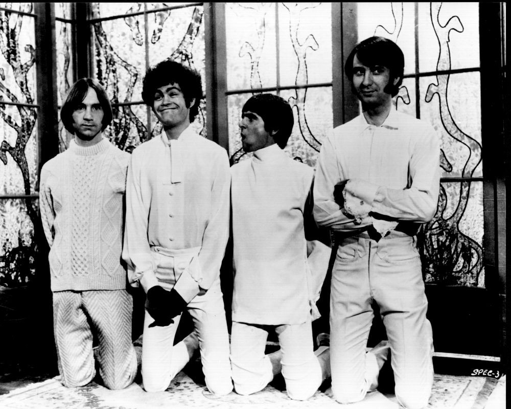 The Monkees On Knees Black And White Photo Print (8 x 10) - Posterazzi