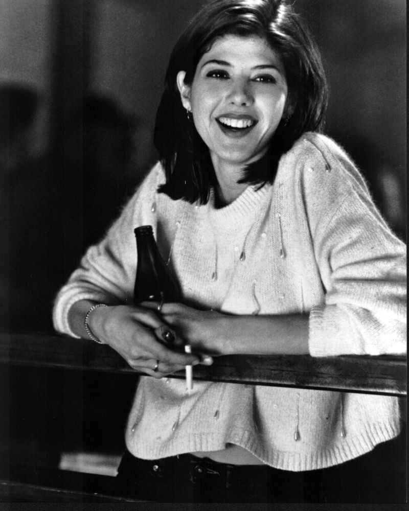Marisa Tomei With Cigarette And Beer Black And White Photo Print (8 x 10)