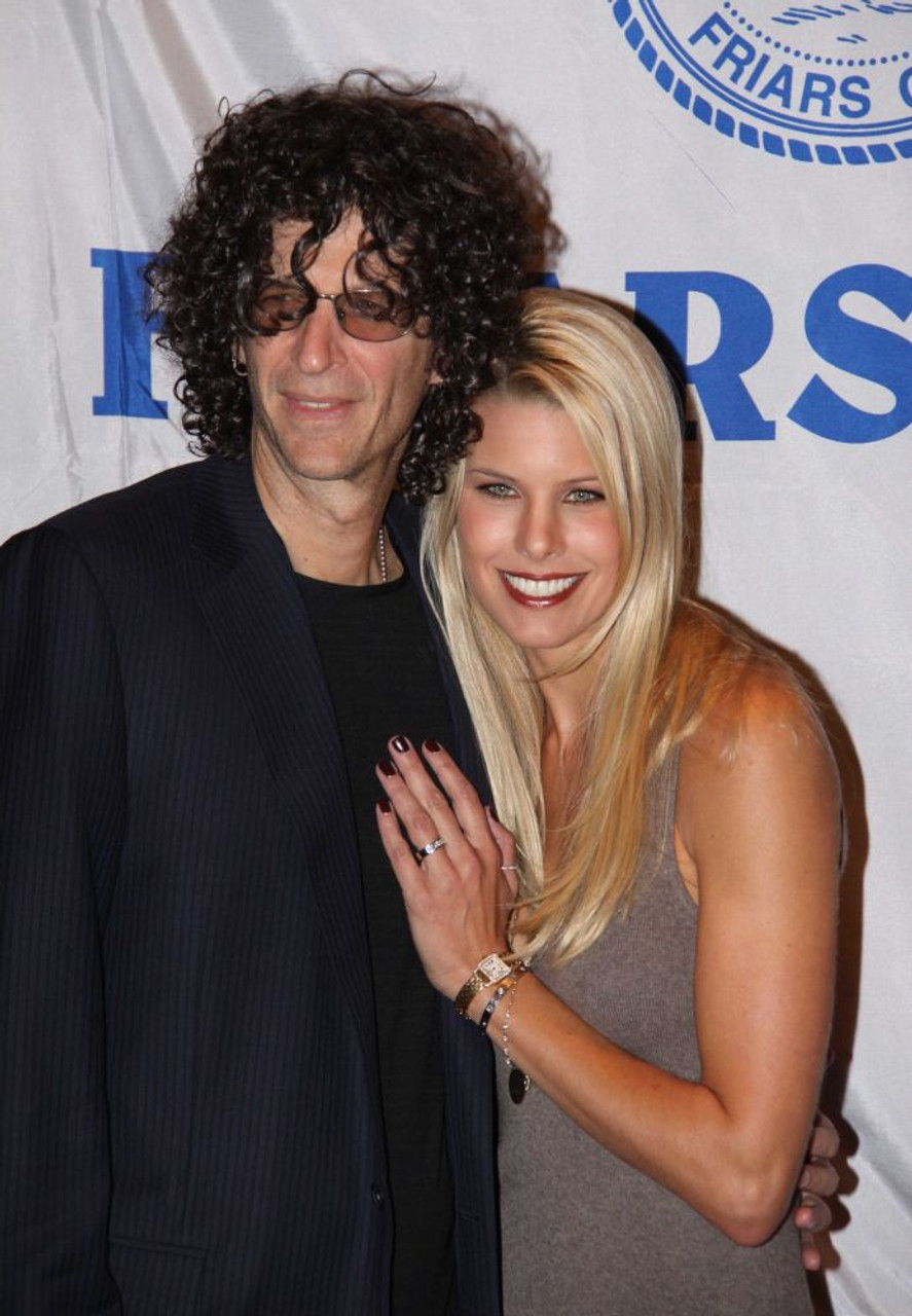 Howard Stern & Beth Ostrosky, 10-24-2008. Photo by Adam Scull (Beth Ostrosky 03632) Poster - Posterazzi