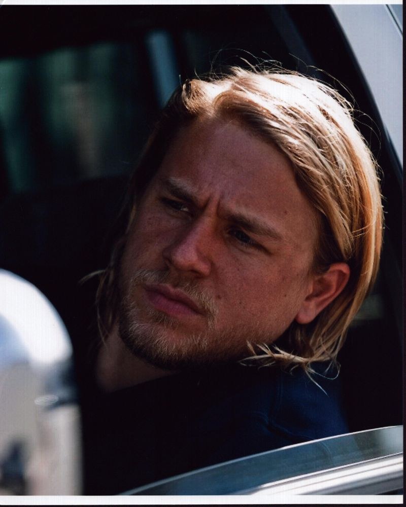 Charlie Hunnam Looking Out Car Window In Sons Of Anarchy Photo