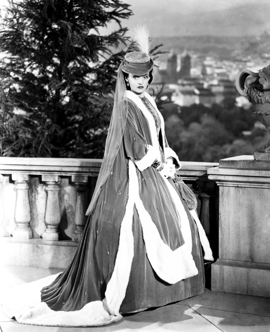 Juarez Bette Davis In A Costume By Orry-Kelly 1939 Photo Print - Item ...