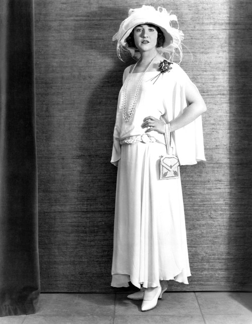 Betty Compson Modeling A White Crepe Travelling Frock 1923 Photo Print - Item # VAREVCPBDBECOEC013H