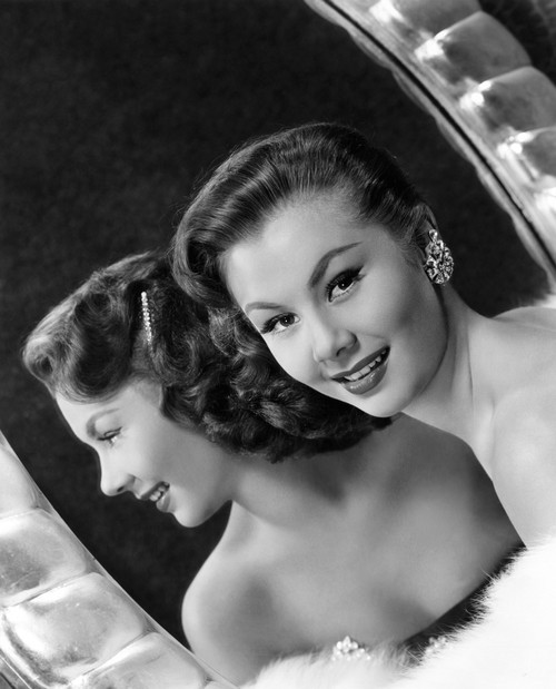 Mitzi Gaynor Ca. Early 1950S Photo Print - Item # VAREVCPBDMIGAEC036H Mitzi Gaynor Ca. Early 1950S Photo Print - Item # VAREVCPBDMIGAEC036H