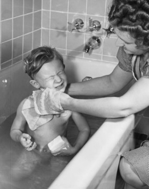 Mother bathing her son Poster Print - Item # VARSAL2557959 Mother bathing her son Poster Print - Item # VARSAL2557959
