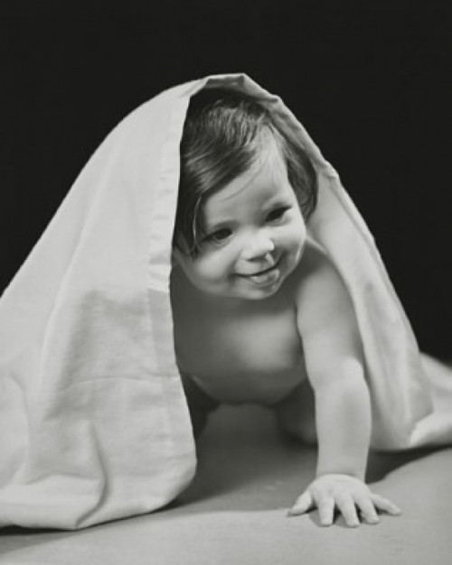 Baby smiling and crawling Poster Print - Item # VARSAL2559298