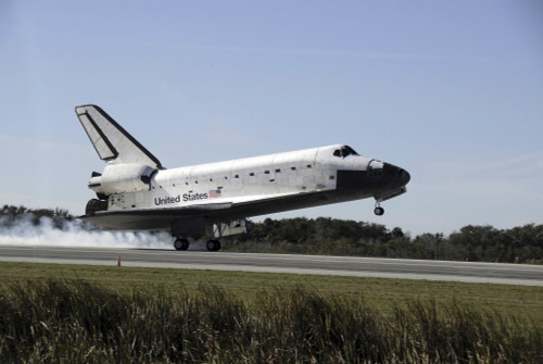 Space shuttle Atlantis touches down at Kennedy Space Center, Florida Poster Print - Item # VARPSTSTK203120S