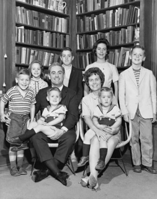 Portrait of a family Poster Print - Item # VARSAL25518973 Portrait of a family Poster Print - Item # VARSAL25518973